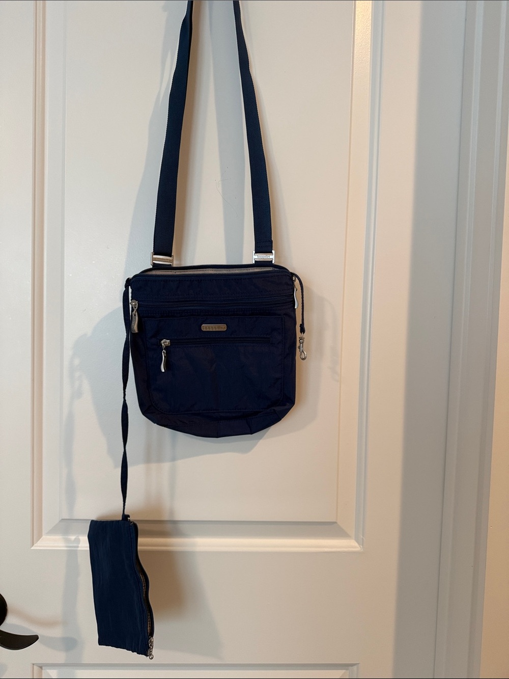 Baggallini Navy Crossbody Shoulder Bag with Wristlet